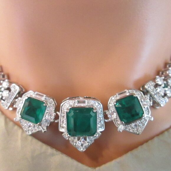 EMERALD GEMSTONE18k WHITE GOLD OVER SPLENDID NECKLACE EARRING SET - Picture 6 of 9